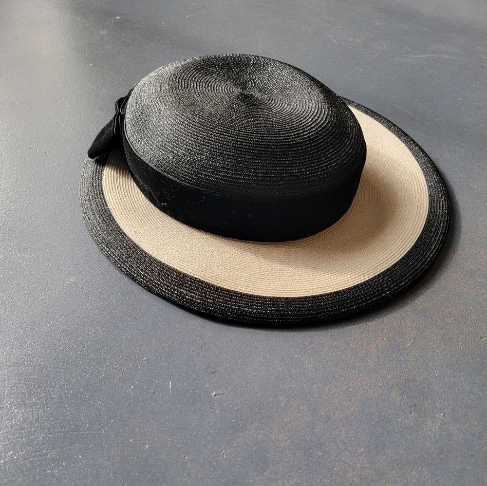 Vintage straw hat with velvet band
